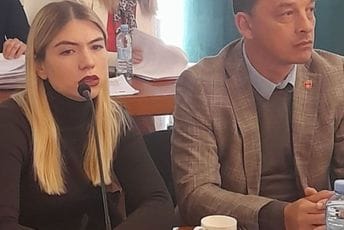 Dva odbjegla i jedan sadašnji odbornik DPS-a daju kvorum: Počela sjednica kotorskog parlamenta