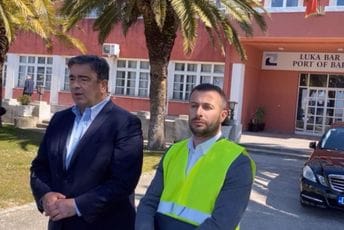 Medojević: Abazović uzeo milione od krijumčara, on i Krivokapić krivično da odgovaraju Medojević: Abazović uzeo milione od krijumčara, on i Krivokapić krivično da odgovaraju