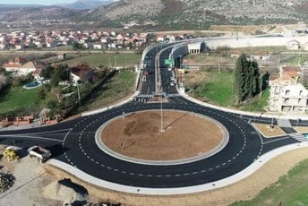 Na auto-putu povezuju instalacije i testiraju sistem Na auto-putu povezuju instalacije i testiraju sistem