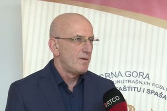 Bašović: Za osiguranje aviona za gašenje požara potrebno još novca Bašović: Za osiguranje aviona za gašenje požara potrebno još novca