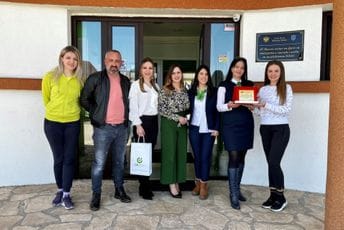 CKB predala donaciju Dnevnom centru za djecu sa smetnjama u razvoju iz Nikšića CKB predala donaciju Dnevnom centru za djecu sa smetnjama u razvoju iz Nikšića