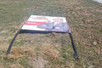 Demokrate: Vandalski činovi rušenja bilborda nijesu način da se dođe na vlast Demokrate: Vandalski činovi rušenja bilborda nijesu način da se dođe na vlast