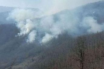 U Kolašinu novi požari, vatrogasci se plaše da će opet biti haotično U Kolašinu novi požari, vatrogasci se plaše da će opet biti haotično