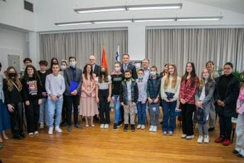 Vuković članovima Dječjeg parlamenta: Čuvajmo Podgoricu jer je to naš zajednički dom Vuković članovima Dječjeg parlamenta: Čuvajmo Podgoricu jer je to naš zajednički dom