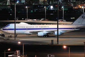 Amerikanci u Evropu poslali avion otporan na nuklearni napad Amerikanci u Evropu poslali avion otporan na nuklearni napad