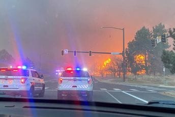 Ogromni požari u Koloradu, evakuisano 1.200 ljudi Ogromni požari u Koloradu, evakuisano 1.200 ljudi