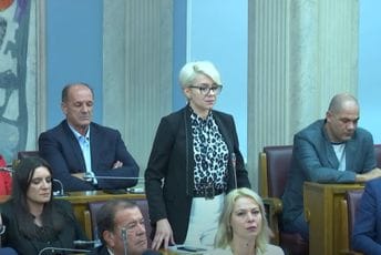 Božović: Rezultati ove većine su nevjerovatni, DPS i njihovi partneri nazadna i destruktivna opcija Božović: Rezultati ove većine su nevjerovatni, DPS i njihovi partneri nazadna i destruktivna opcija