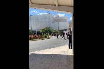 Pucnjava na aerodromu u Kankunu: Ljudi panično bježe Pucnjava na aerodromu u Kankunu: Ljudi panično bježe