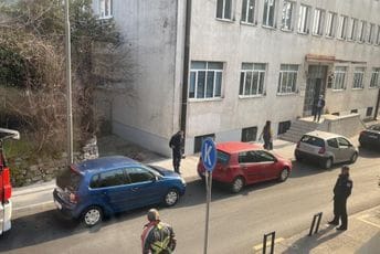 Dojava o bombi u zgradi Vila Vektra: Evakuisano šire područje, protivdiverzioni pregled u toku Dojava o bombi u zgradi Vila Vektra: Evakuisano šire područje, protivdiverzioni pregled u toku