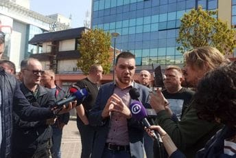 Cimbaljević: Stižu prvi šleperi sa brašnom iz Bugarske, očekujemo ga i iz Srbije Cimbaljević: Stižu prvi šleperi sa brašnom iz Bugarske, očekujemo ga i iz Srbije