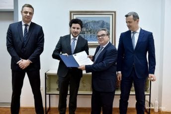 Grupa intelektualaca: Ambasadori zemalja partnera kao da se izruguju s Crnom Gorom Grupa intelektualaca: Ambasadori zemalja partnera kao da se izruguju s Crnom Gorom