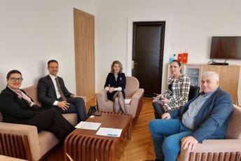 SD: Potrebno uvesti fleksibilno radno vrijeme za roditelje djece do tri godine SD: Potrebno uvesti fleksibilno radno vrijeme za roditelje djece do tri godine