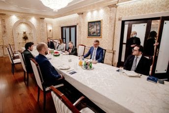 Abazović i Radulović na sastanku s ambasadorima Abazović i Radulović na sastanku s ambasadorima