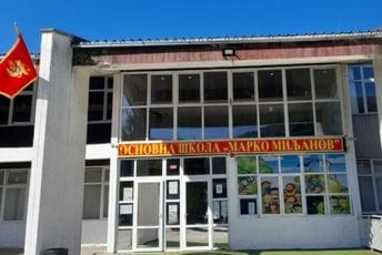 Roditelji tvrde da škola prikriva vršnjačko nasilje: "Naš sin od udaraca izgubio svijest" Roditelji tvrde da škola prikriva vršnjačko nasilje: "Naš sin od udaraca izgubio svijest"