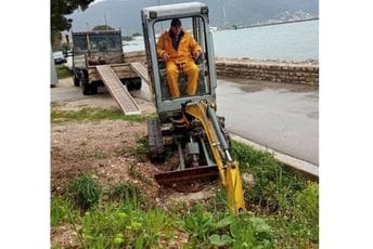 Herceg Novi: Gradske službe i preduzeća otklanjaju posljedice nevremena Herceg Novi: Gradske službe i preduzeća otklanjaju posljedice nevremena