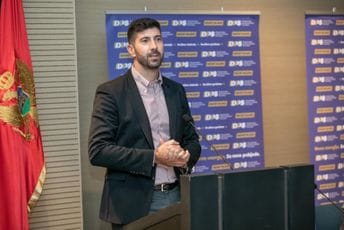 Tičić: Nedopustivo vrijeđanje Filipovića, sramna podrška Vladimira Jokića tom napadu Tičić: Nedopustivo vrijeđanje Filipovića, sramna podrška Vladimira Jokića tom napadu