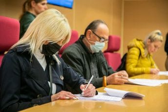 Potpisani ugovori: Podstanari zadovoljni podrškom Glavnog grada Potpisani ugovori: Podstanari zadovoljni podrškom Glavnog grada