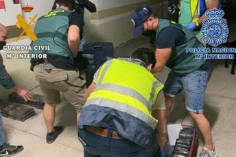 "Škaljarcima" skoro 19 godina zatvora i kazna od 15 miliona eura "Škaljarcima" skoro 19 godina zatvora i kazna od 15 miliona eura