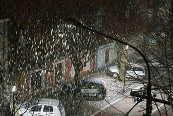 Na Cetinju večeras sniježna idila, nevrijeme na putu prema Budvi Na Cetinju večeras sniježna idila, nevrijeme na putu prema Budvi