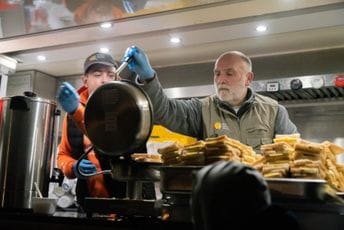 Kako kuvar Hoze Andres podržava Ukrajince: „Tanjir hrane može donijeti utjehu i malo svijetla na teškom putu“ Hose Andres