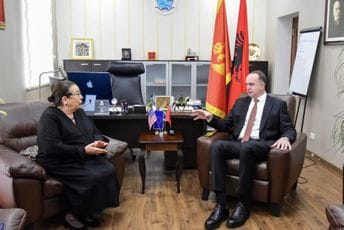 Đeljošaj ugostio ambasadorku Kosova u Crnoj Gori Đeljošaj ugostio ambasadorku Kosova u Crnoj Gori