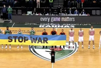 Zvezdin košarkaš: Rečeno nam je da ne diramo antiratni transparent Zvezdin košarkaš: Rečeno nam je da ne diramo antiratni transparent