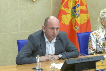 Knežević 'čestitao' pravosuđu na oslobađajućoj presudi za Veljovića Knežević 'čestitao' pravosuđu na oslobađajućoj presudi za Veljovića