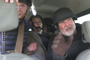 VIDEO: Ekipa CNN-a pod paljbom u Mikolajevu VIDEO: Ekipa CNN-a pod paljbom u Mikolajevu