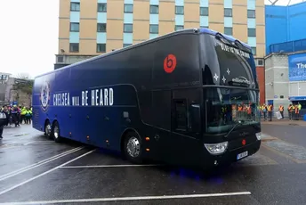 Posljedice sankcija: Čelsijevi fudbaleri kupuju gorivo za klupski autobus, svi računi zamrznuti Posljedice sankcija: Čelsijevi fudbaleri kupuju gorivo za klupski autobus, svi računi zamrznuti