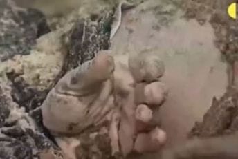 Uznemirujuće: Zelenski UN-u pustio snimak ruskih ratnih zločina Uznemirujuće: Zelenski UN-u pustio snimak ruskih ratnih zločina