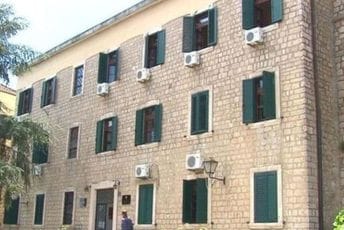 Potvrđena optužnica protiv dvojice Novljana zbog krijumčarenja ljudi Potvrđena optužnica protiv dvojice Novljana zbog krijumčarenja ljudi