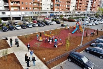 Uređena zelena površina i dječje igralište i u City kvartu Uređena zelena površina i dječje igralište i u City kvartu