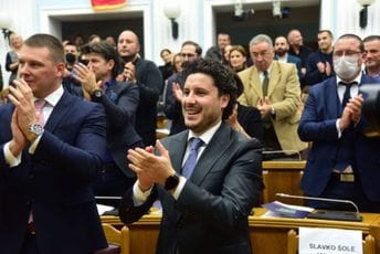 MANS: Prijava protiv Abazovića i Adžića zbog puta u Emirate MANS: Prijava protiv Abazovića i Adžića zbog puta u Emirate