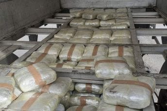 Metaljka: Pokušao da prokrijumčari marihuanu, prevozio 168 pakovanja Metaljka: Pokušao da prokrijumčari marihuanu, prevozio 168 pakovanja