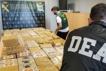 Kabo Verde: Uhapšena dvojica Crnogoraca zbog šverca 5,6 tona kokaina Kabo Verde: Uhapšena dvojica Crnogoraca zbog šverca 5,6 tona kokaina