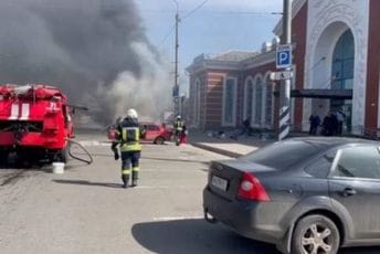 Uznemirujuće: Snimak pogođene željezničke stanice u Ukrajini Uznemirujuće: Snimak pogođene željezničke stanice u Ukrajini