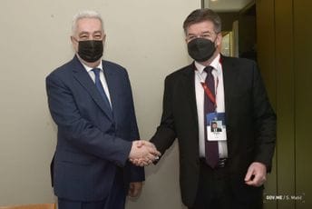 Krivokapić-Lajčak: Izbori izlazak iz krize, ova Vlada može da ih pripremi Krivokapić-Lajčak: Izbori izlazak iz krize, ova Vlada može da ih pripremi