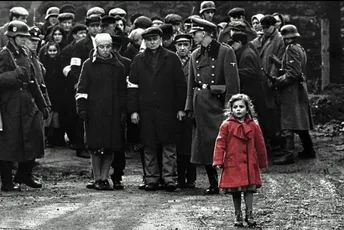 Zvijezda "Šindlerove liste" i danas je simbol nade, ovaj put beznadežnim izbjeglicama iz Ukrajine Zvijezda "Šindlerove liste" i danas je simbol nade, ovaj put beznadežnim izbjeglicama iz Ukrajine