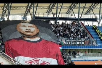 Navijači poljske Legije "objesili" Putina na tribinama Navijači poljske Legije "objesili" Putina na tribinama