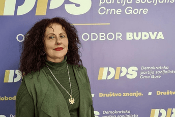 Mitrović: Bezočan napad na novinarku Gradske televizije, žene kao pokretači društvenog progresa imaju našu punu podršku Mitrović: Bezočan napad na novinarku Gradske televizije, žene kao pokretači društvenog progresa imaju našu punu podršku