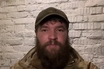 Vojnik iz Mariupolja: Pod ukrajinskim zastavama pozovite svoje političare da oslobode naše gradove i da zaustavimo rat (VIDEO) Vojnik iz Mariupolja: Pod ukrajinskim zastavama pozovite svoje političare da oslobode naše gradove i da zaustavimo rat (VIDEO)