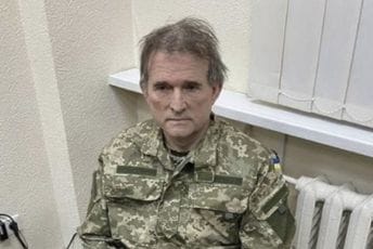 Zelenski objavio fotografiju: Uhapsili smo Putinovog najbližeg saveznika Zelenski objavio fotografiju: Uhapsili smo Putinovog najbližeg saveznika