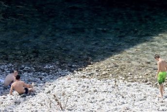 (FOTO) Otvorena sezona kupanja na Morači (FOTO) Otvorena sezona kupanja na Morači