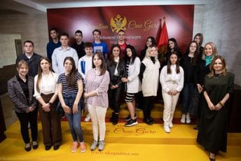 Mladi posjetili institucije i NVO u oblasti zaštite ljudskih prava i afirmacije rodne ravnopravnosti Mladi posjetili institucije i NVO u oblasti zaštite ljudskih prava i afirmacije rodne ravnopravnosti