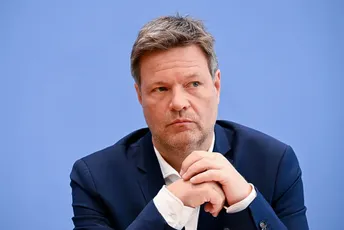 Njemački ministar poručio građanima: Manje trošite struju i prestanite da koristite automobile Njemački ministar poručio građanima: Manje trošite struju i prestanite da koristite automobile