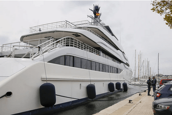 Jahta Olega Deripaske stigla u turski zaliv Egejskog mora Jahta Olega Deripaske stigla u turski zaliv Egejskog mora