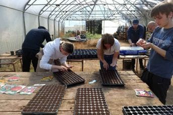 Eko rasadnik za zelenija dvorišta podgoričkih škola Eko rasadnik za zelenija dvorišta podgoričkih škola