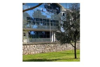 Čitaoci: Nema crnogorske zastave ispred MPNKS-a; Bratićkin resor: Vjetar oborio zastavu, čekamo novu Čitaoci: Nema crnogorske zastave ispred MPNKS-a; Bratićkin resor: Vjetar oborio zastavu, čekamo novu