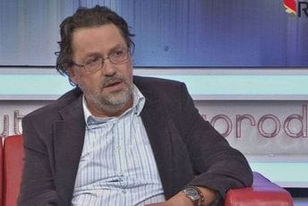 Niko se nije ozbiljno bavio raspadom porodičnog vaspitanja i ugledom škola Niko se nije ozbiljno bavio raspadom porodičnog vaspitanja i ugledom škola