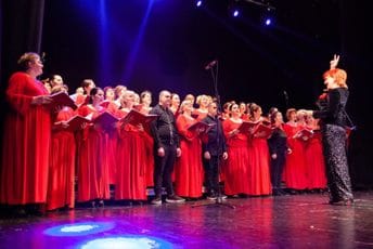 KIC POP HOR darivao ljubav i pjesmu djeci Resursnog centra KIC POP HOR darivao ljubav i pjesmu djeci Resursnog centra